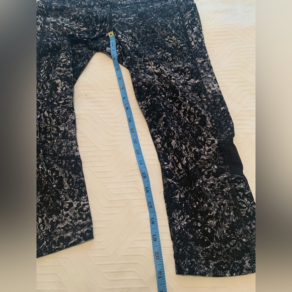 Lululemon crop pant - Picture 5 of 8